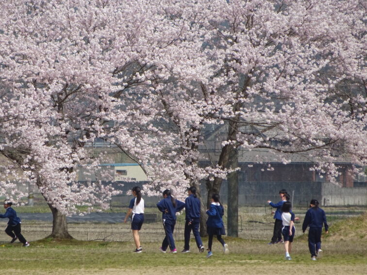 休み時間|高岡市立国吉義務教育学校