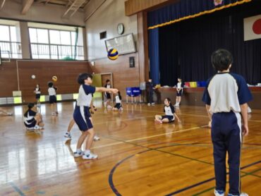 ７年 体育「バレーボール」